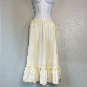 Vintage Byer California Cream Ruffle Hem Skirt – Size Small